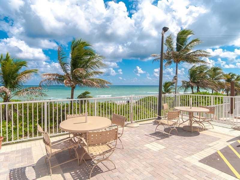 8N 2 / 1 870 sq. ft. $ 2025-12-04 0 foto