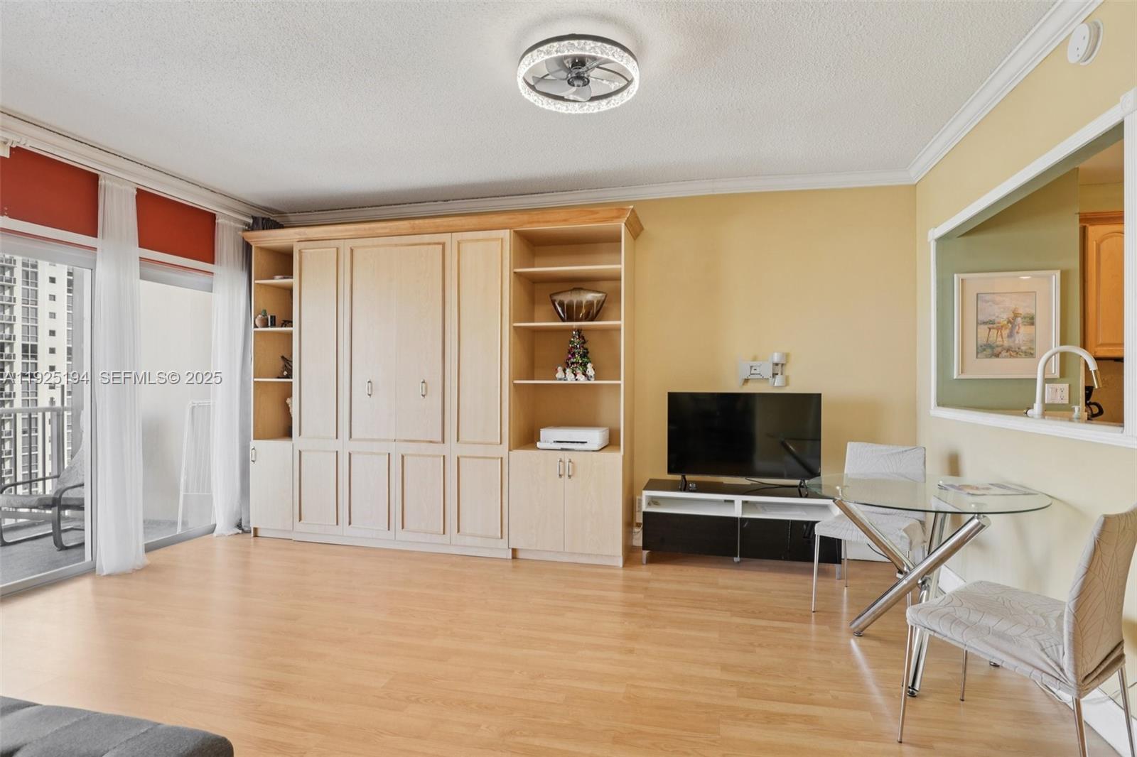 See details 16A 0 / 1 545 sq. ft. $ 2025-12-05 0 Photo