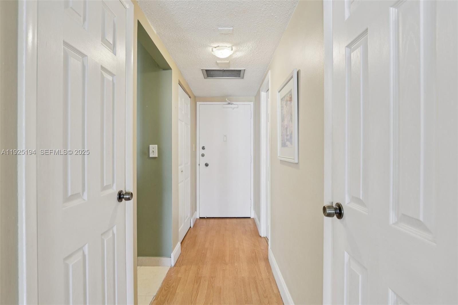 See details 16A 0 / 1 545 sq. ft. $ 2025-12-05 0 Photo