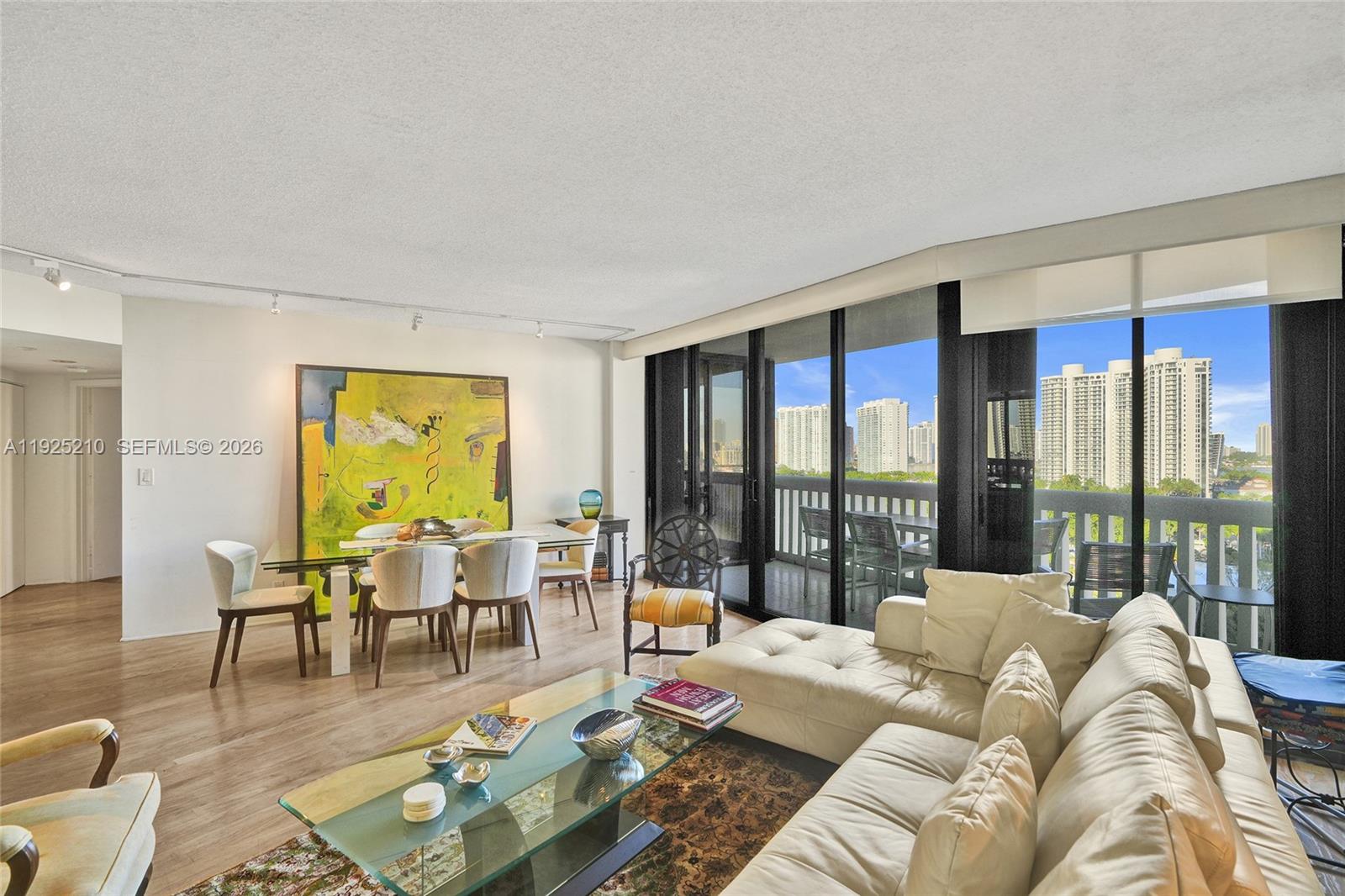 1608 2 / 2 1230 sq. ft. $ 2025-12-04 0 foto