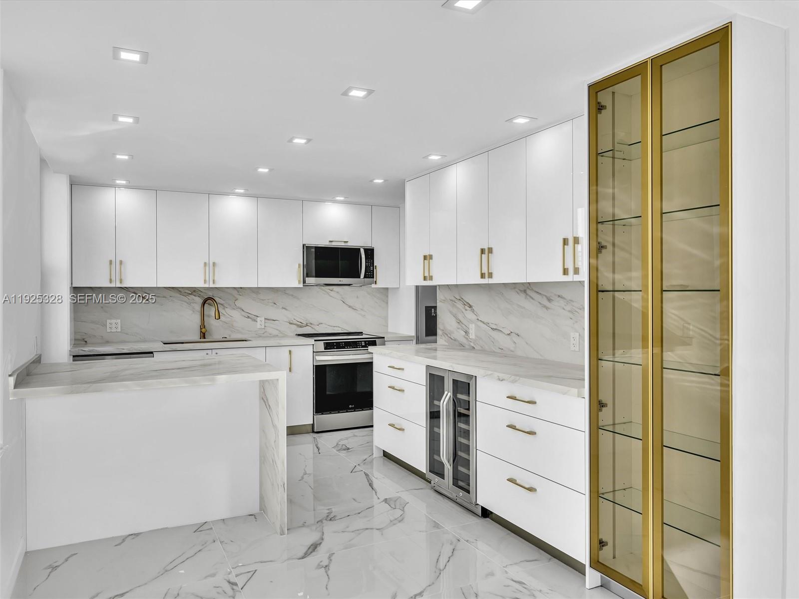 Ver detalles 712 2 / 2 1552 sq. ft. $ 2025-12-04 0 foto