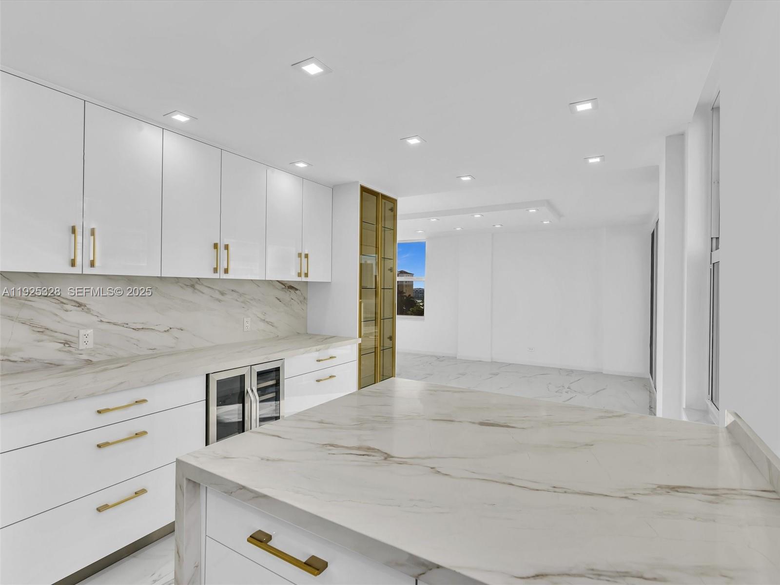 Ver detalles 712 2 / 2 1552 sq. ft. $ 2025-12-04 0 foto