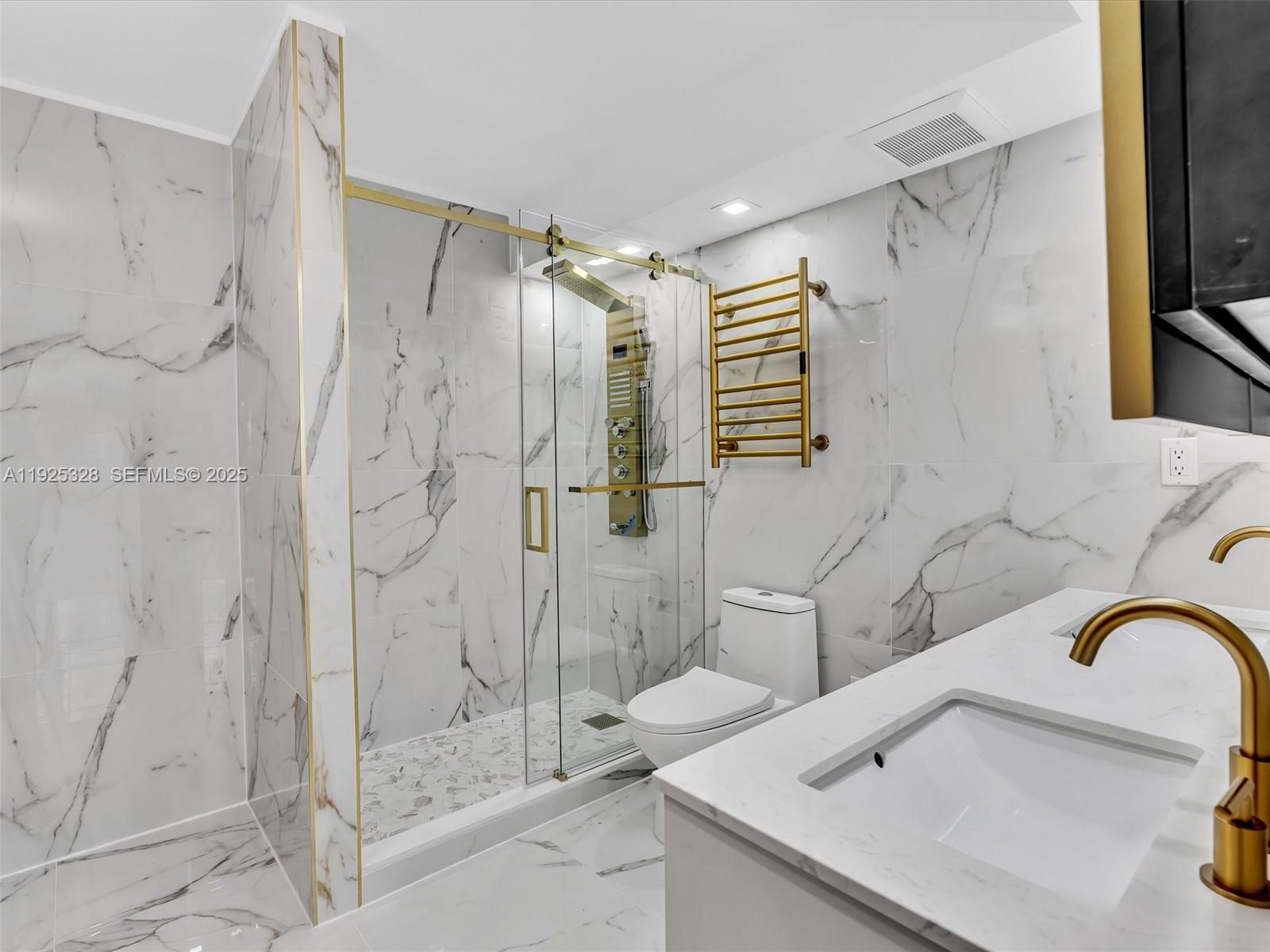 Ver detalles 712 2 / 2 1552 sq. ft. $ 2025-12-04 0 foto