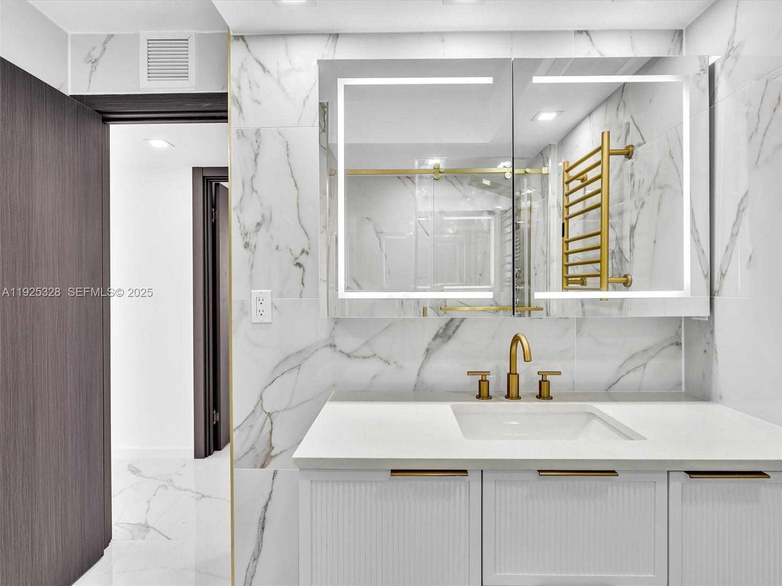 Ver detalles 712 2 / 2 1552 sq. ft. $ 2025-12-04 0 foto