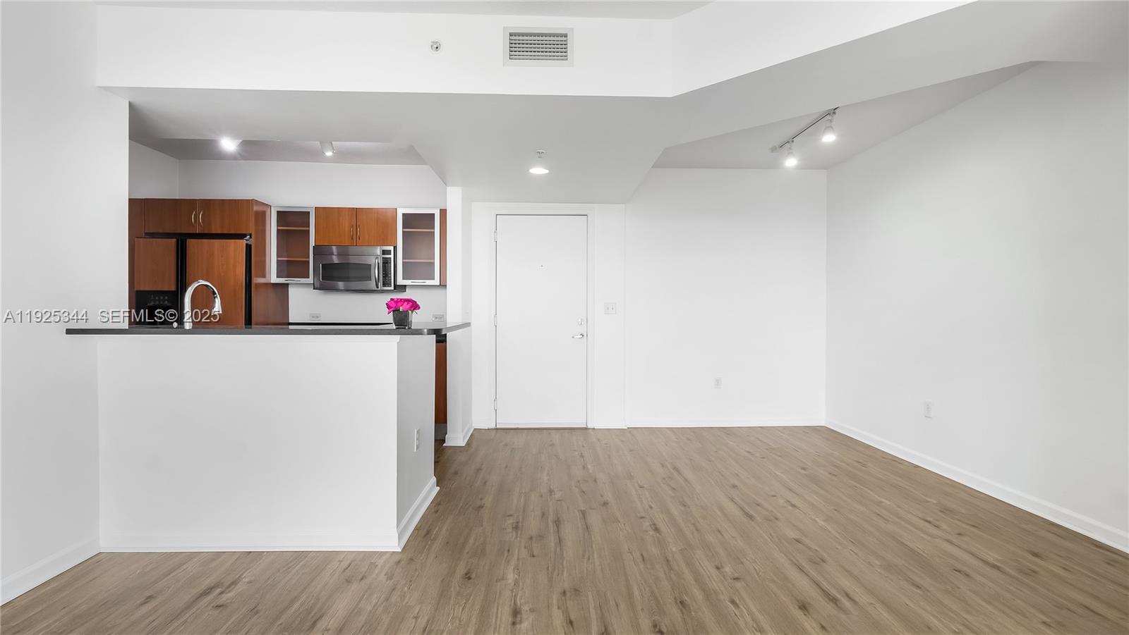 Photo of 18800 29th Ave  #1012, Aventura, Florida, 33180 - Formal Dining Room and Snack Bar