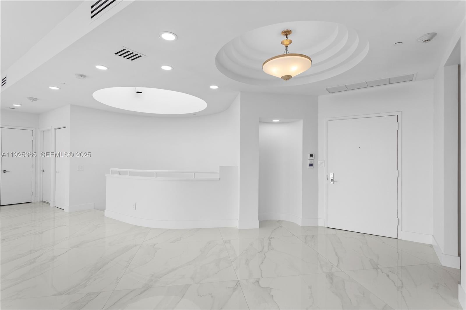 PH-5 3 / 3 3030 sq. ft. $ 2025-12-04 0 foto