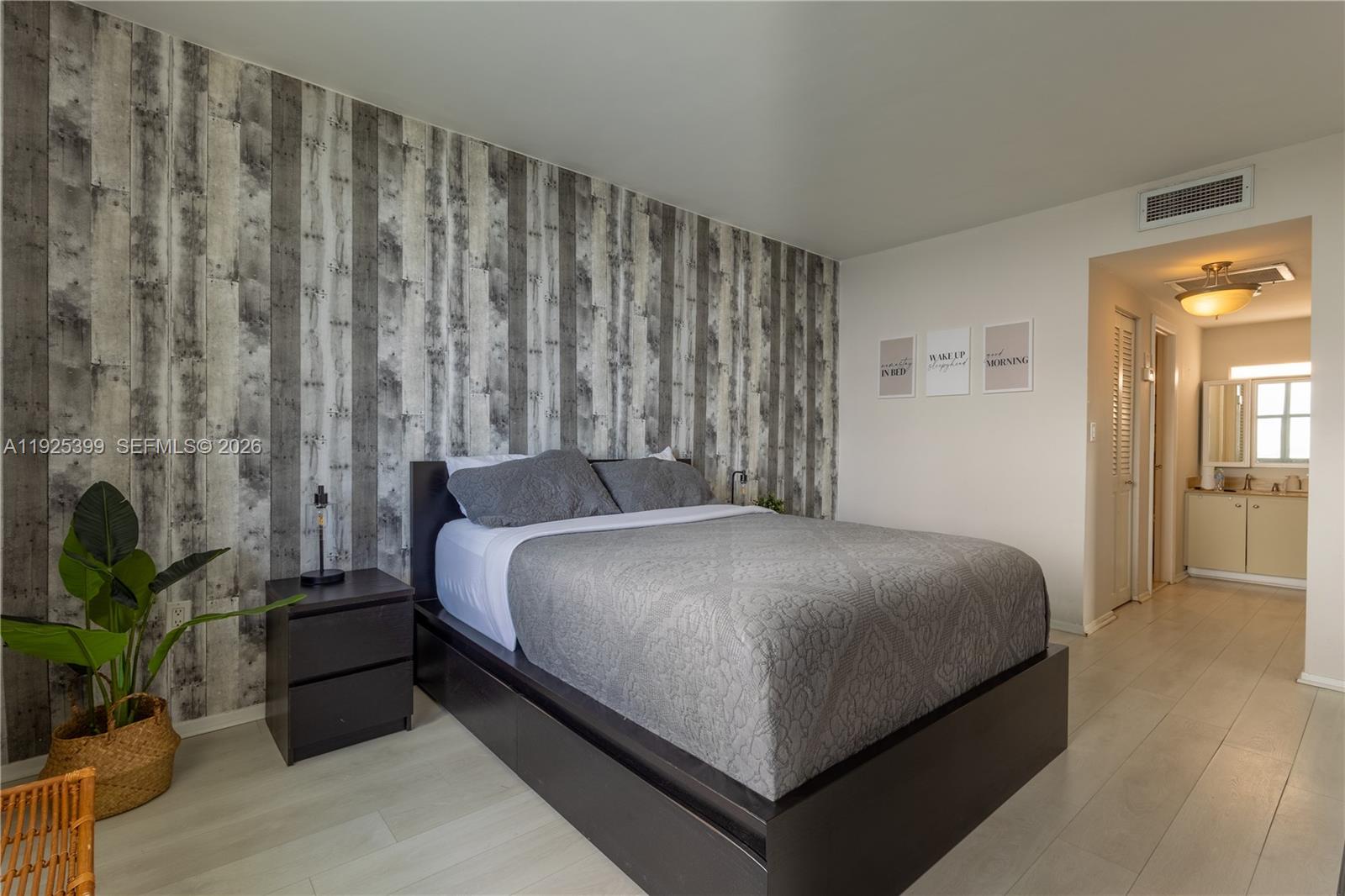 2114 1 / 2 762 sq. ft. $ 2026-02-08 0 Photo