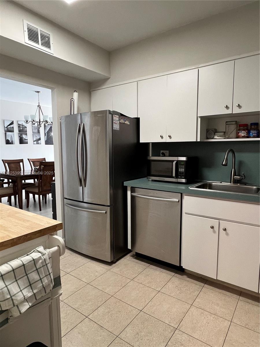 2114 1 / 2 762 sq. ft. $ 2025-12-04 0 Photo