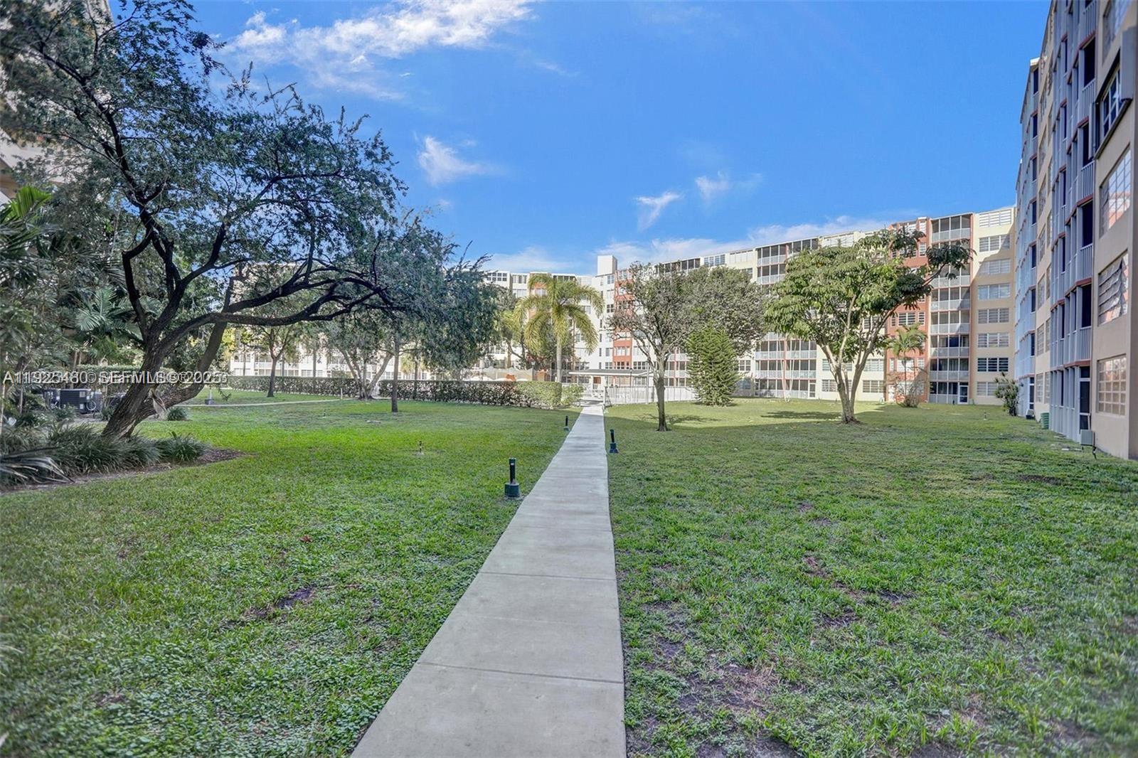 See details 125-4 2 / 2 1317 sq. ft. $ 2025-12-04 0 Photo