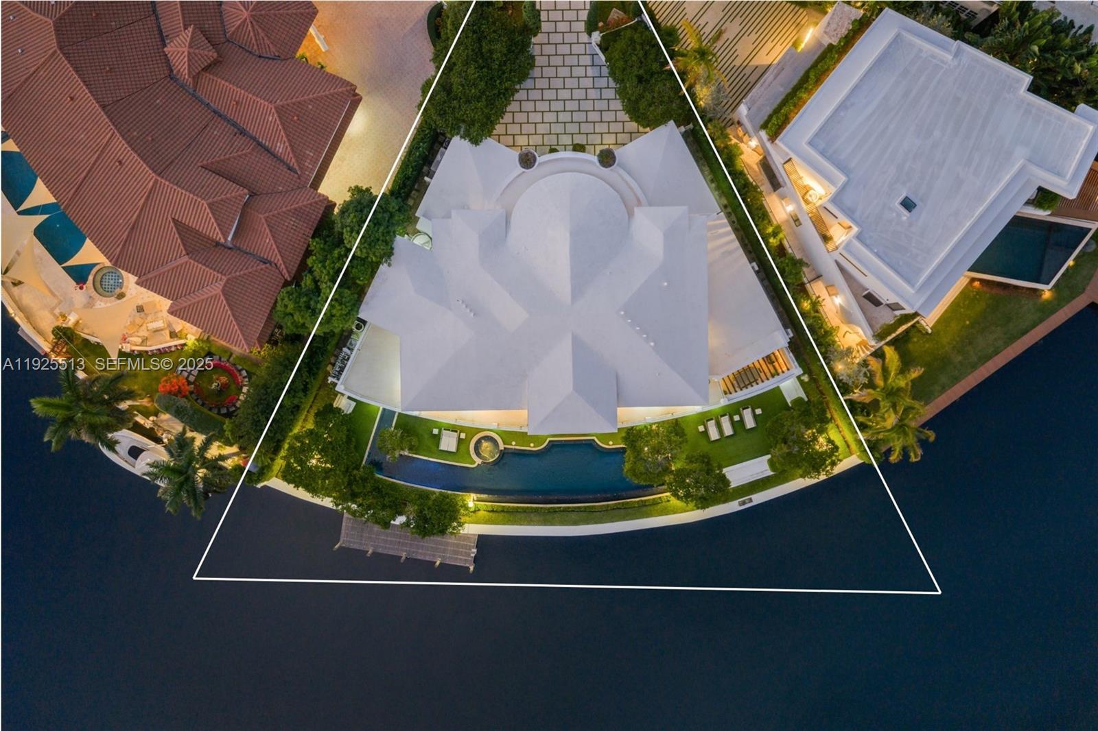 Photo of 142 Island Is  (142), Golden Beach, Florida, 33160 - 