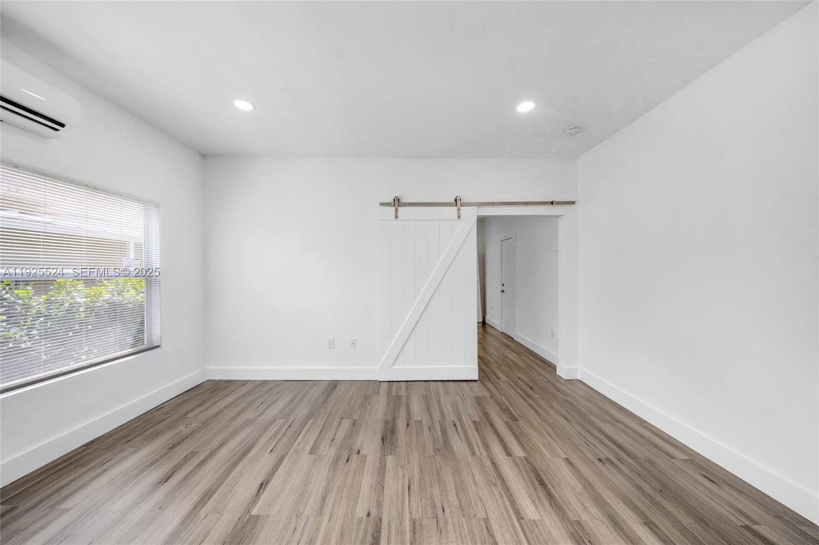   /   sq. ft. $ 2025-12-04 0 Photo