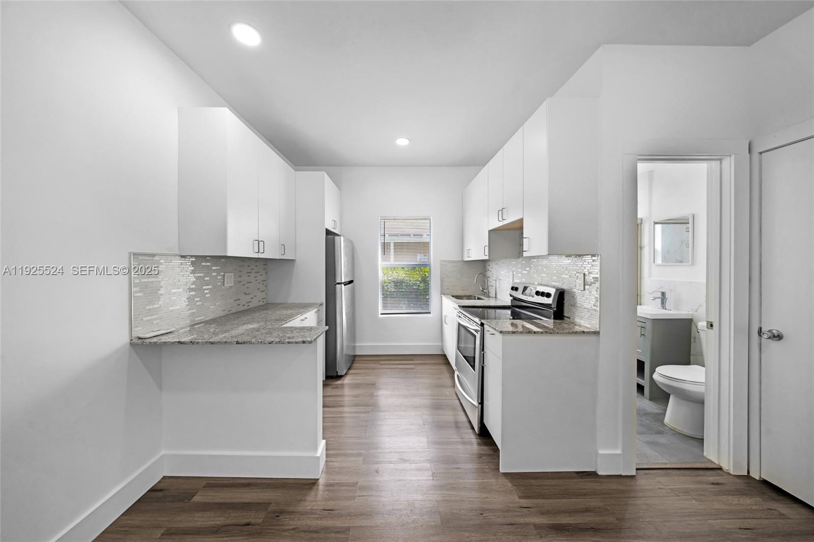   /   sq. ft. $ 2025-12-04 0 Photo