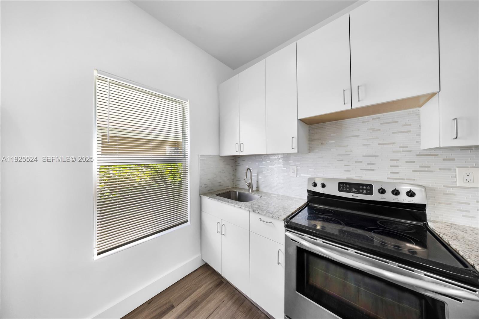   /   sq. ft. $ 2025-12-04 0 Photo