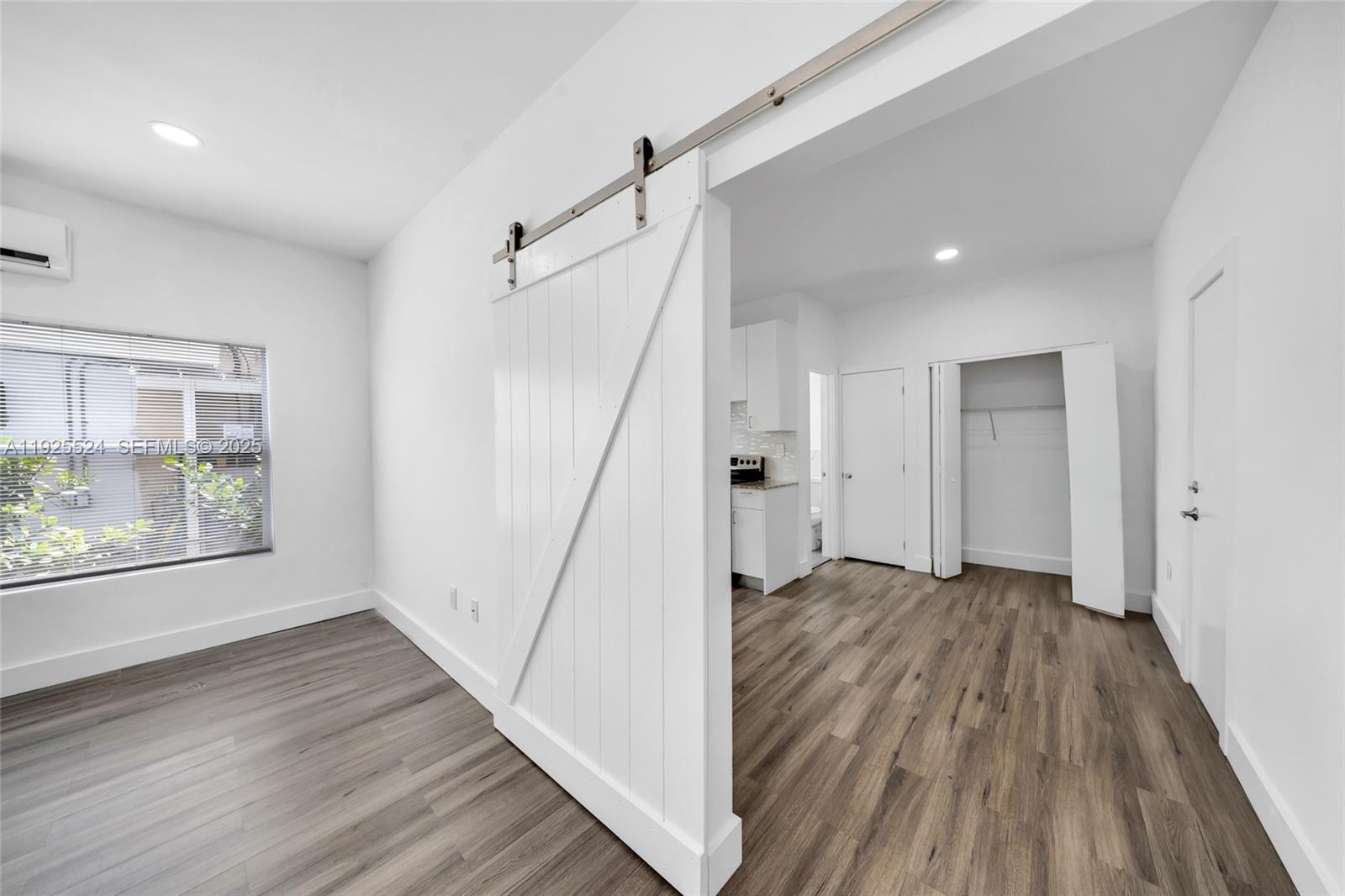   /   sq. ft. $ 2025-12-04 0 Photo