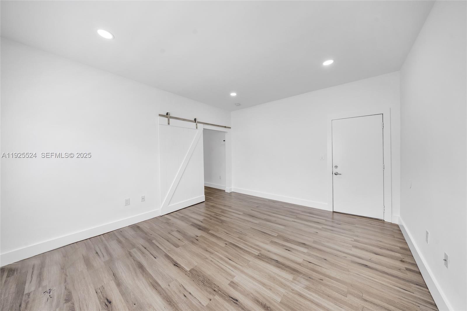   /   sq. ft. $ 2025-12-04 0 Photo