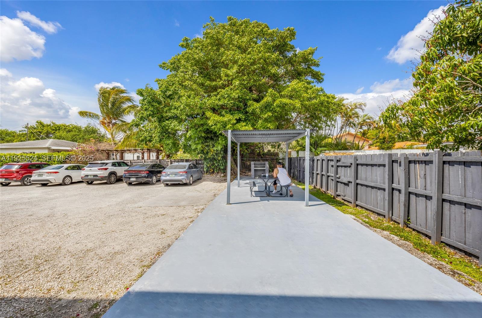   /   sq. ft. $ 2025-12-04 0 Photo