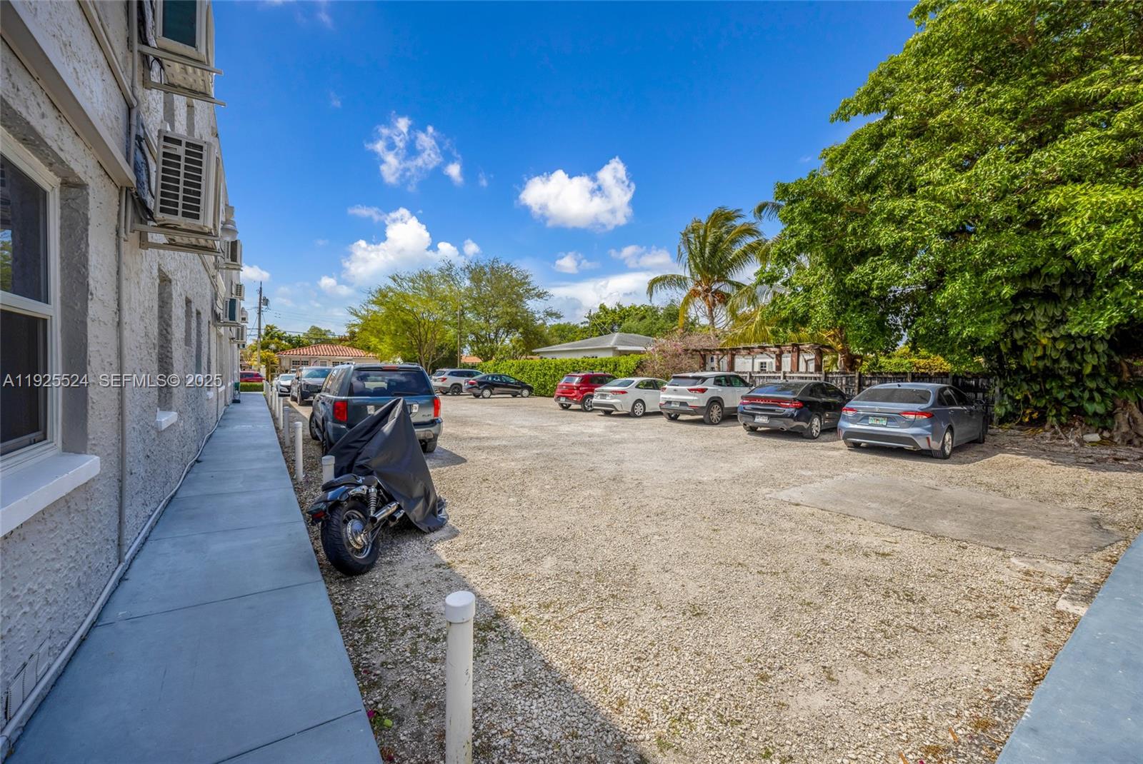   /   sq. ft. $ 2025-12-04 0 Photo