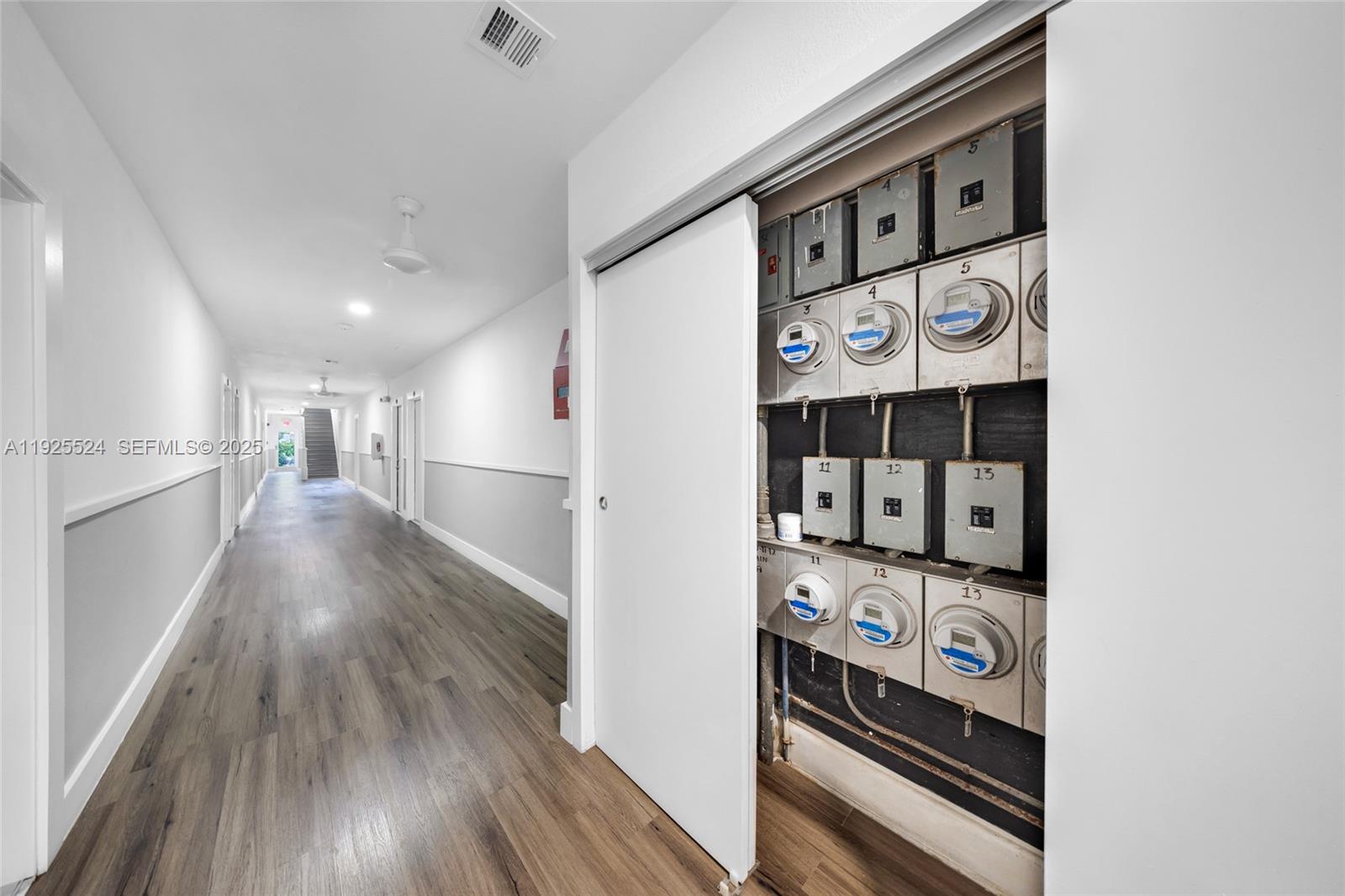   /   sq. ft. $ 2025-12-04 0 Photo