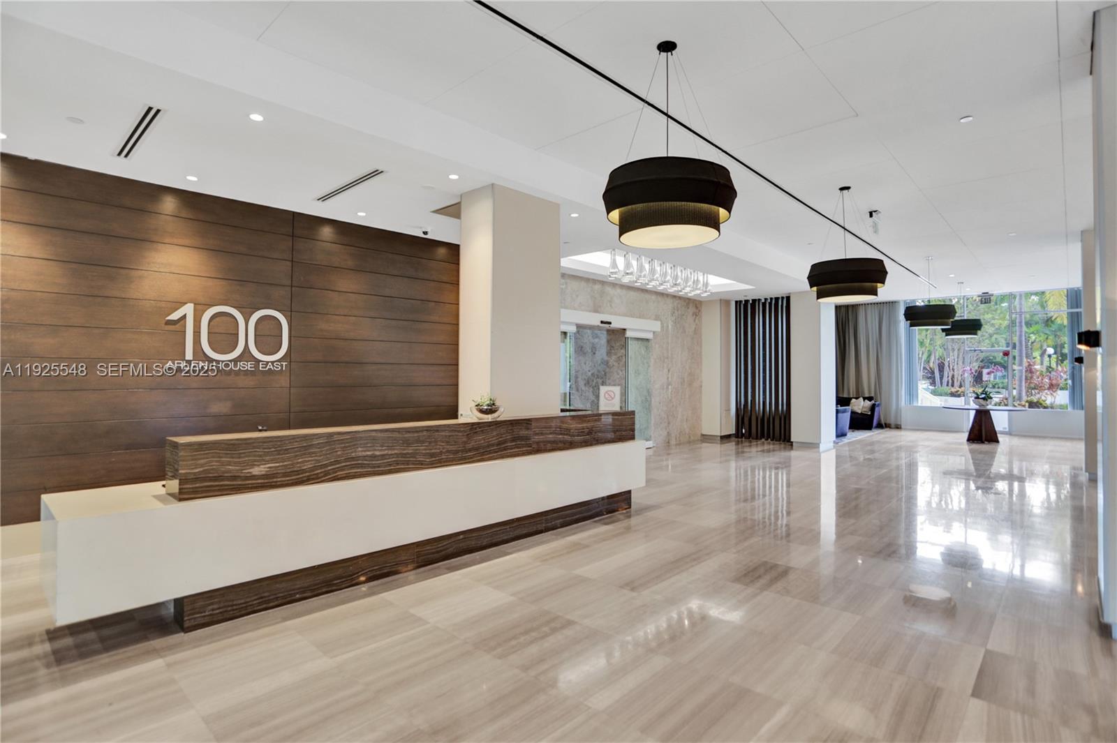 724 2 / 2 1357 sq. ft. $ 2025-12-04 0 foto