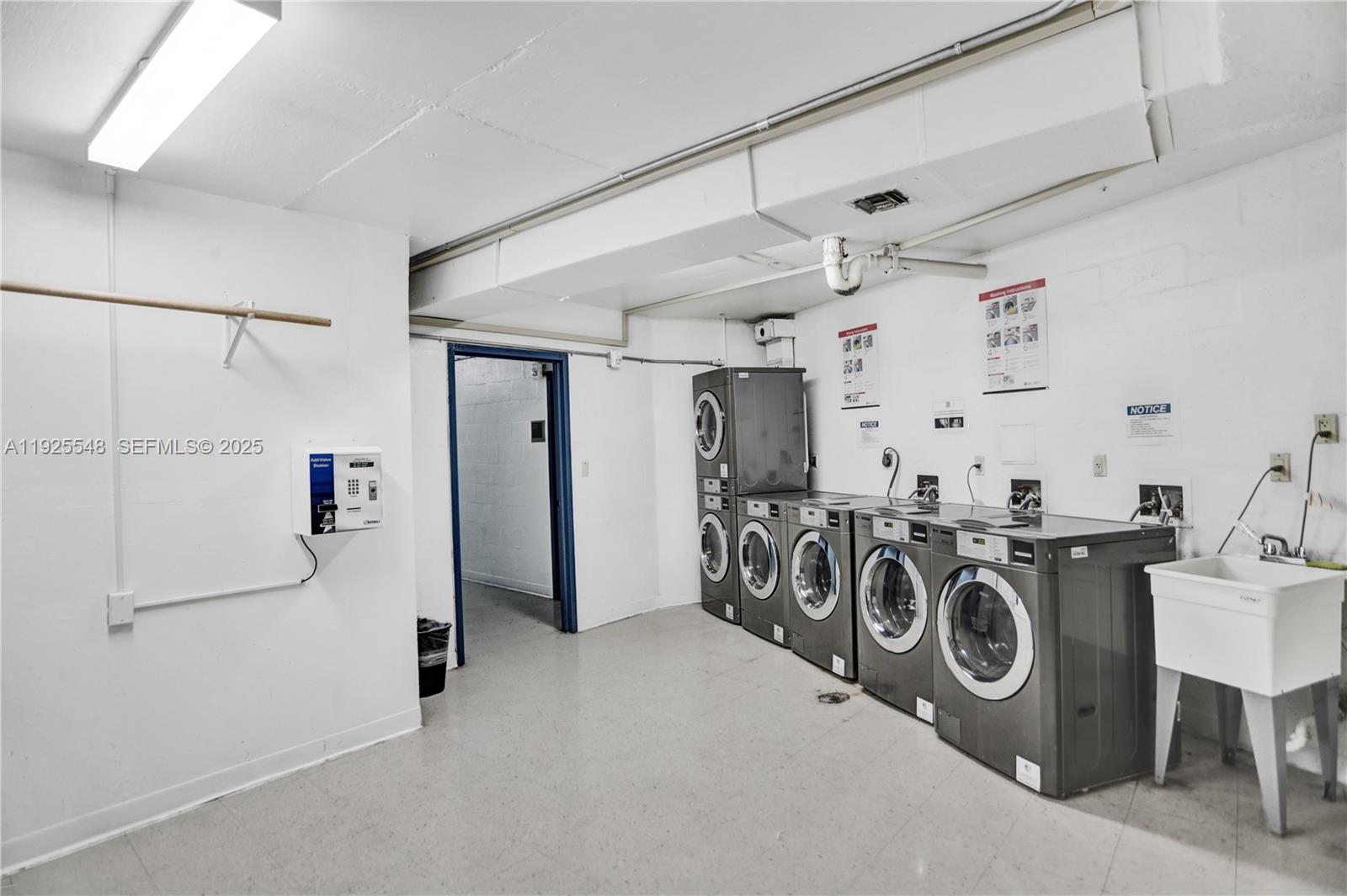 724 2 / 2 1357 sq. ft. $ 2025-12-04 0 foto