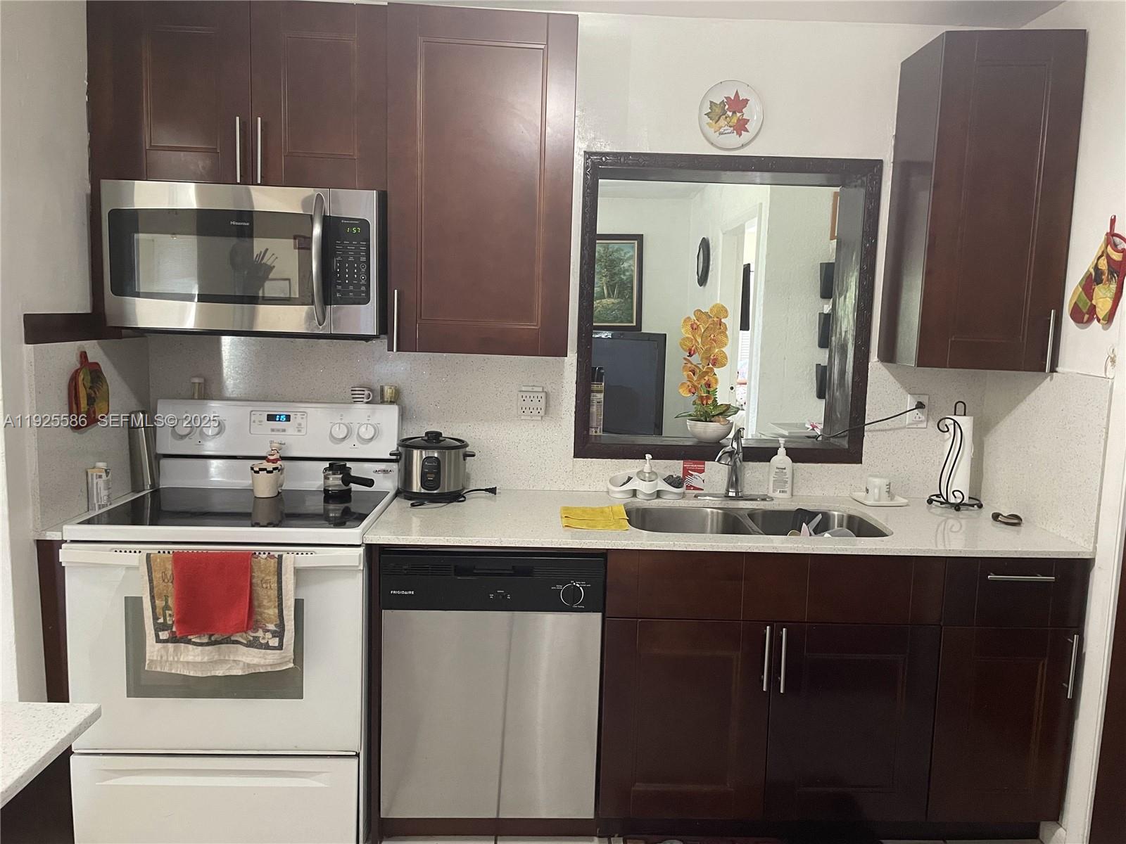 See details 12810 4 / 3 1849 sq. ft. $ 2025-12-04 0 Photo