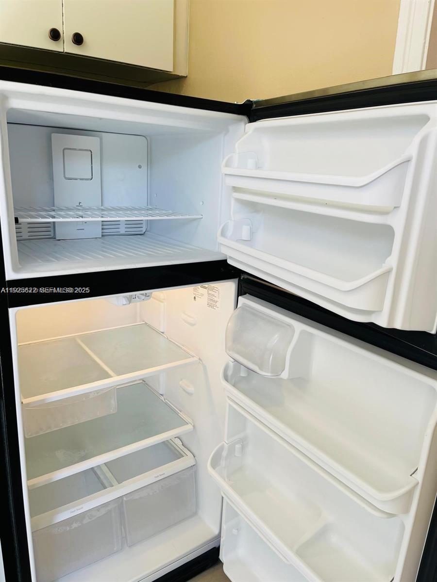   /  2563 sq. ft. $ 2025-12-04 0 Photo