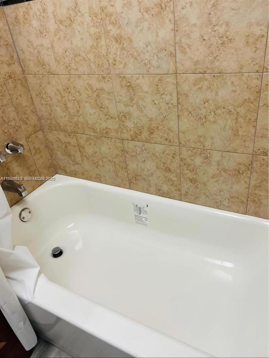   /  2563 sq. ft. $ 2025-12-04 0 Photo