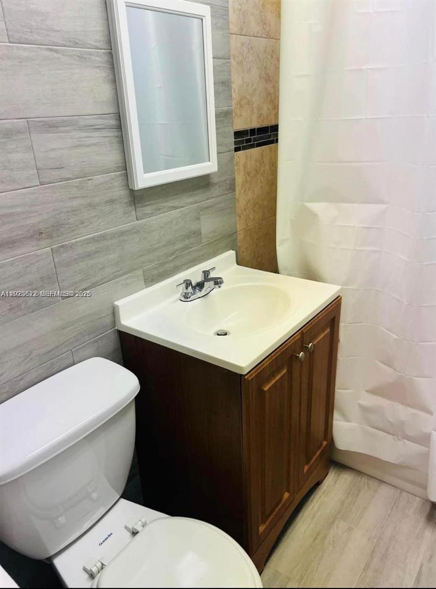   /  2563 sq. ft. $ 2025-12-04 0 Photo