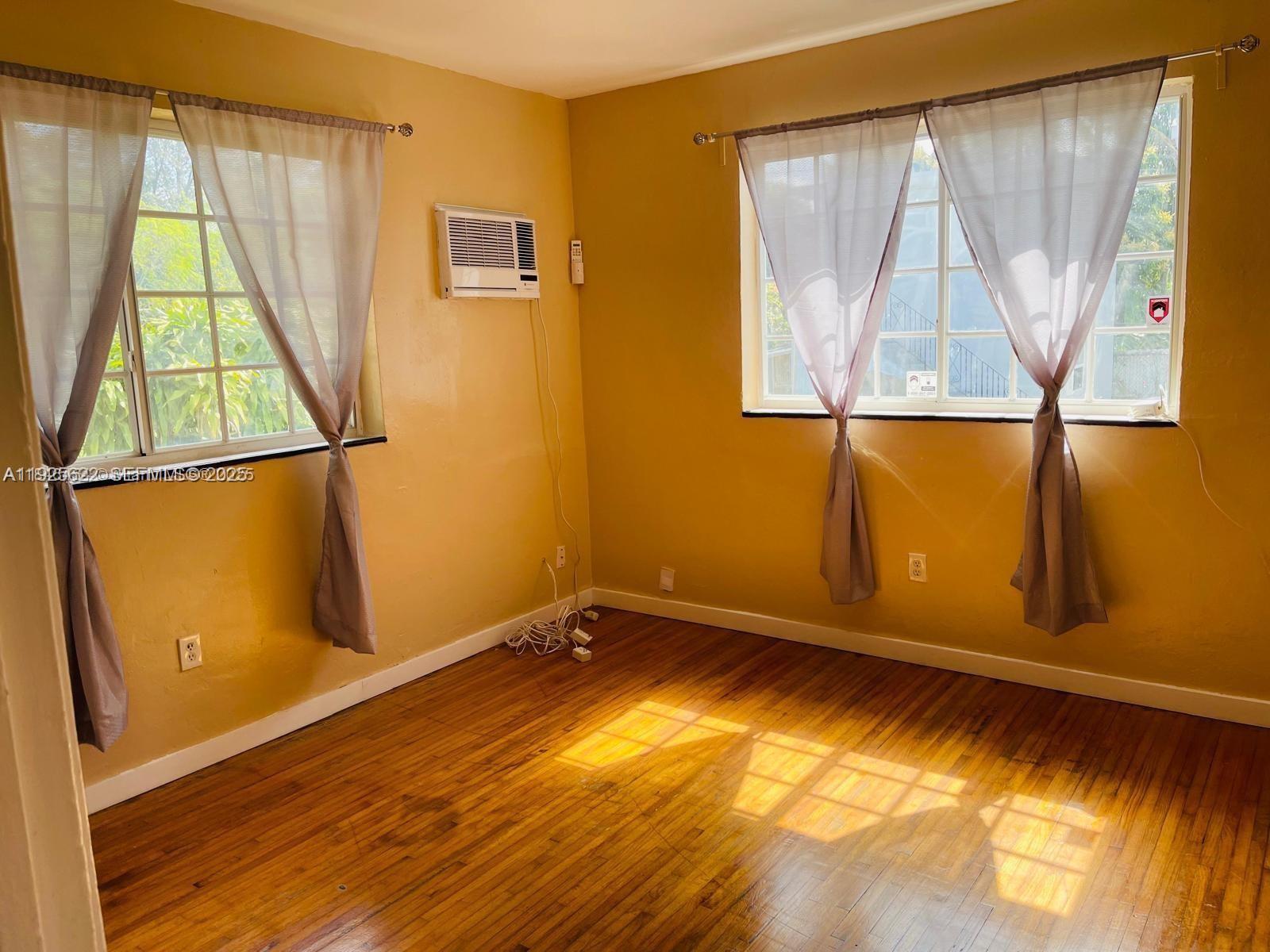   /  2563 sq. ft. $ 2025-12-04 0 Photo