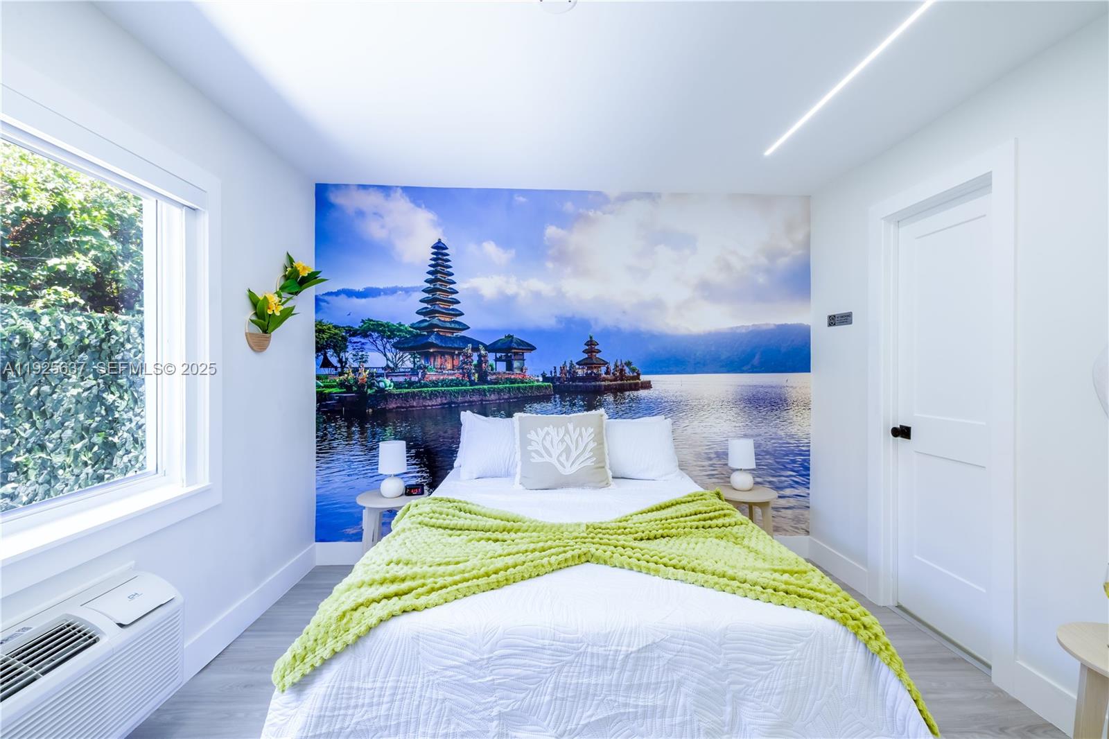   /  1495 кв.футов $ 2025-12-04 0 Фото