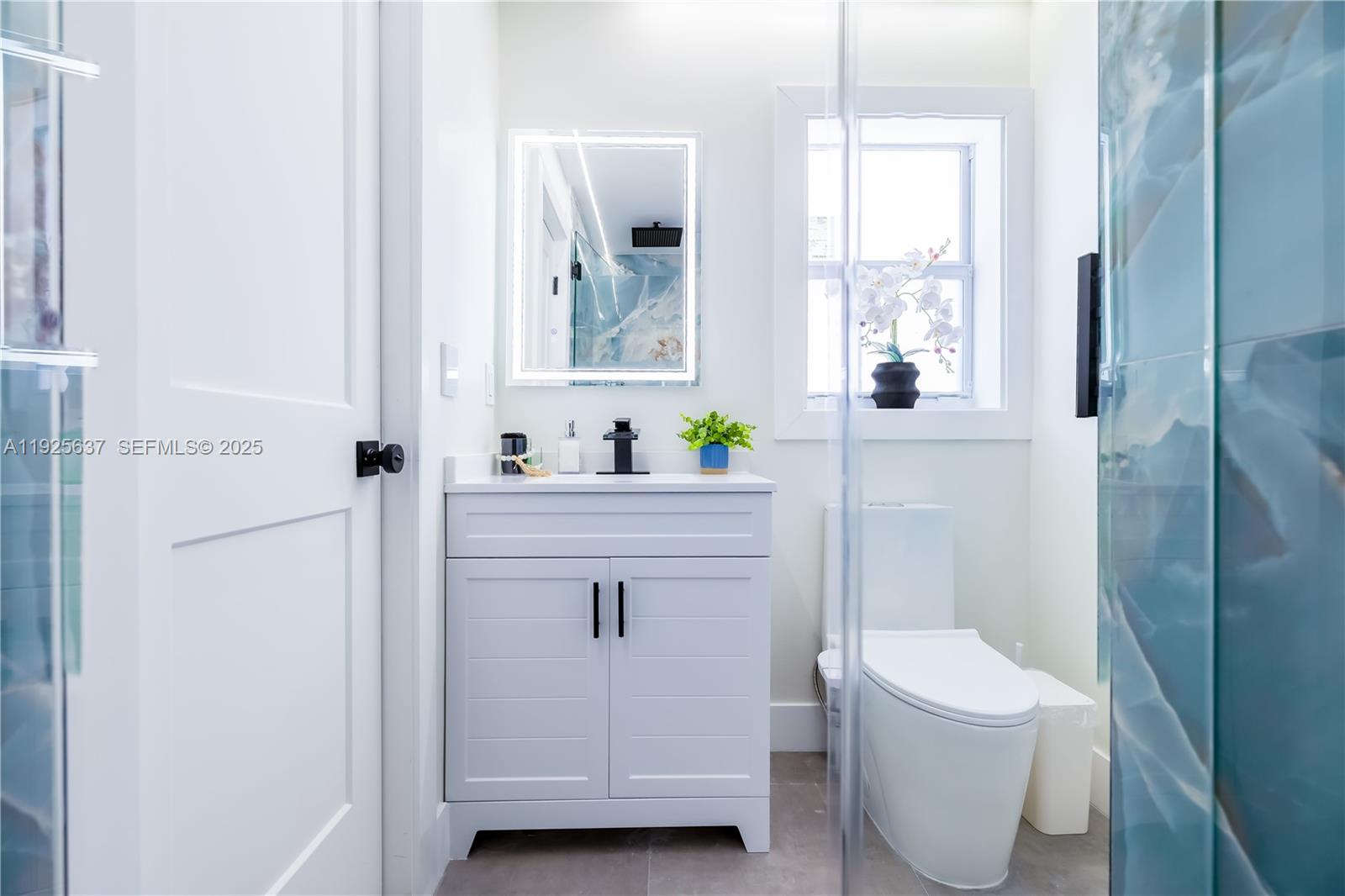   /  1495 кв.футов $ 2025-12-04 0 Фото