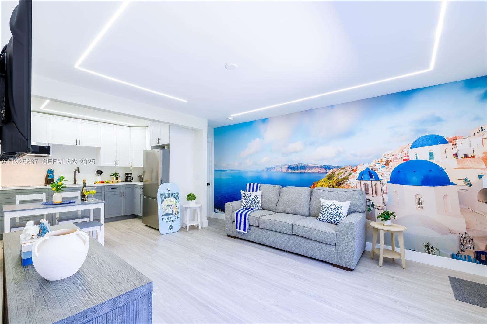   /  1495 кв.футов $ 2025-12-04 0 Фото