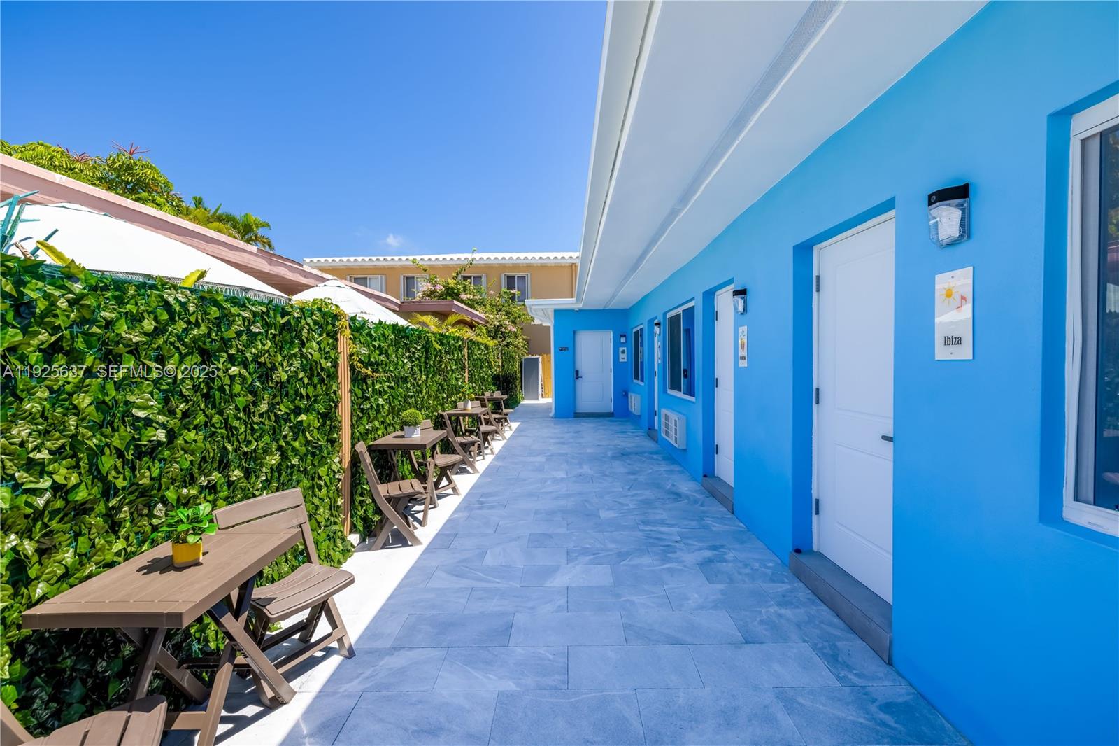   /  1495 кв.футов $ 2025-12-04 0 Фото