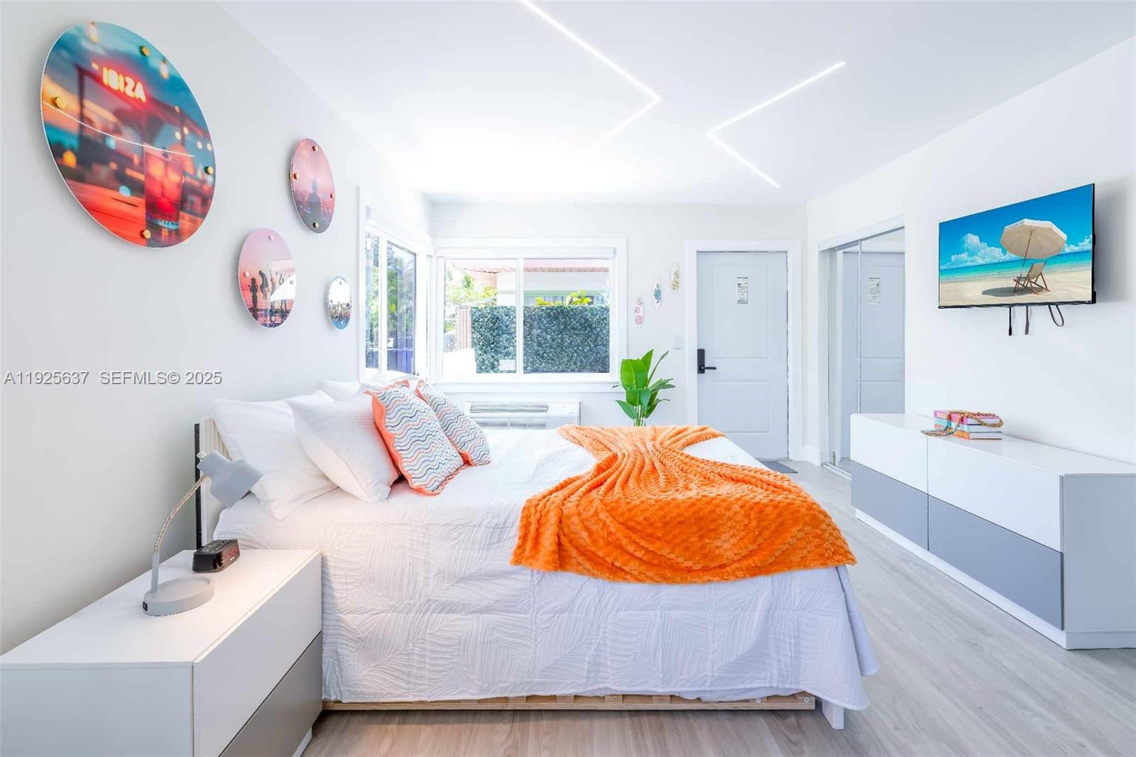   /  1495 кв.футов $ 2025-12-04 0 Фото