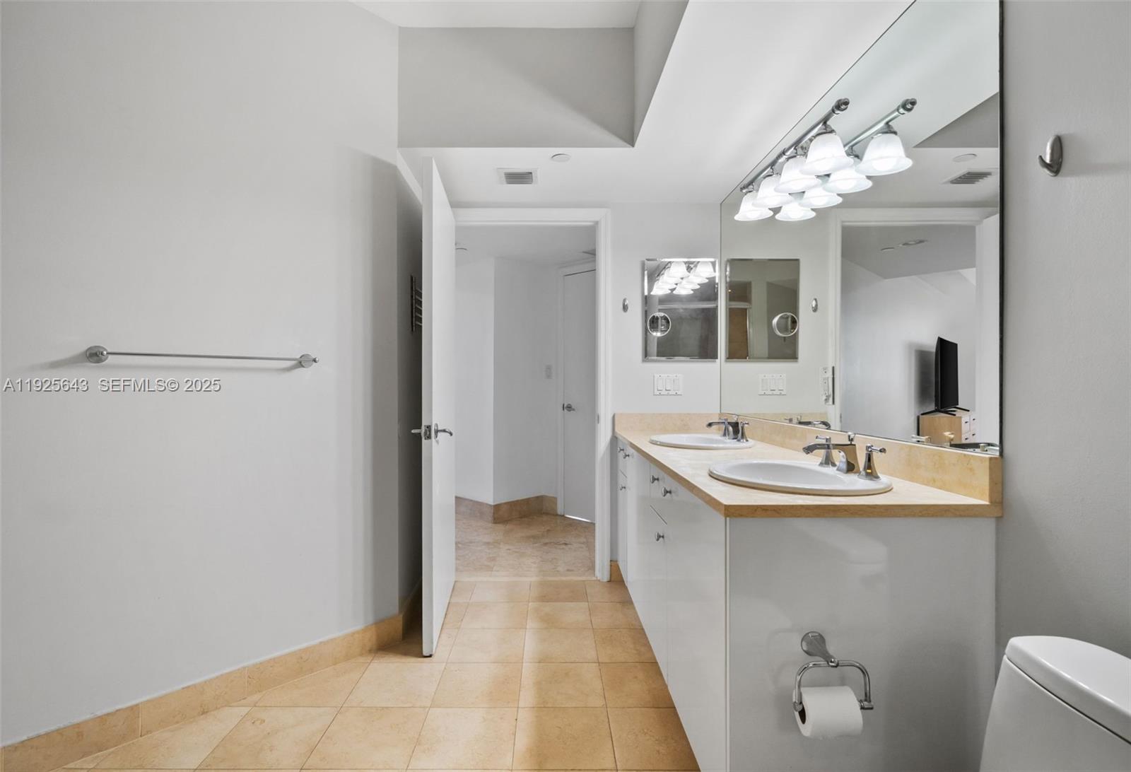 Photo of 19900 Country Club Dr #1112, Aventura, Florida, 33180 -