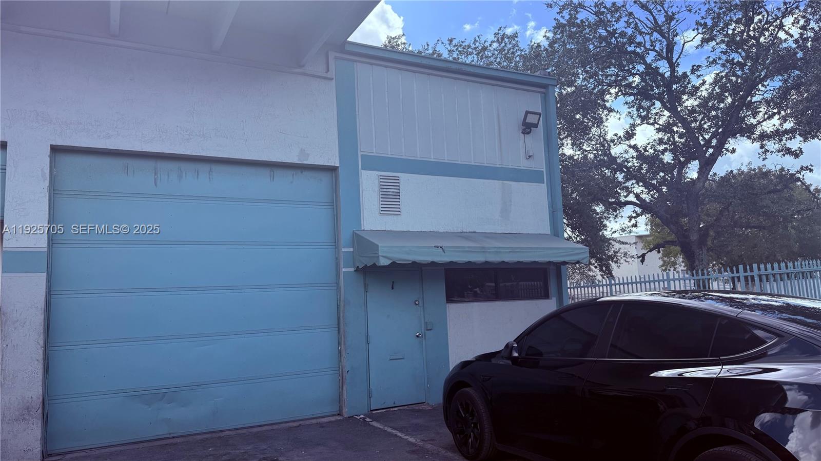 See details 1 / sq. ft. $ 2025-12-05 0 Photo