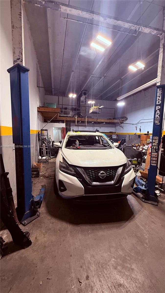 See details 1 / sq. ft. $ 2025-12-05 0 Photo