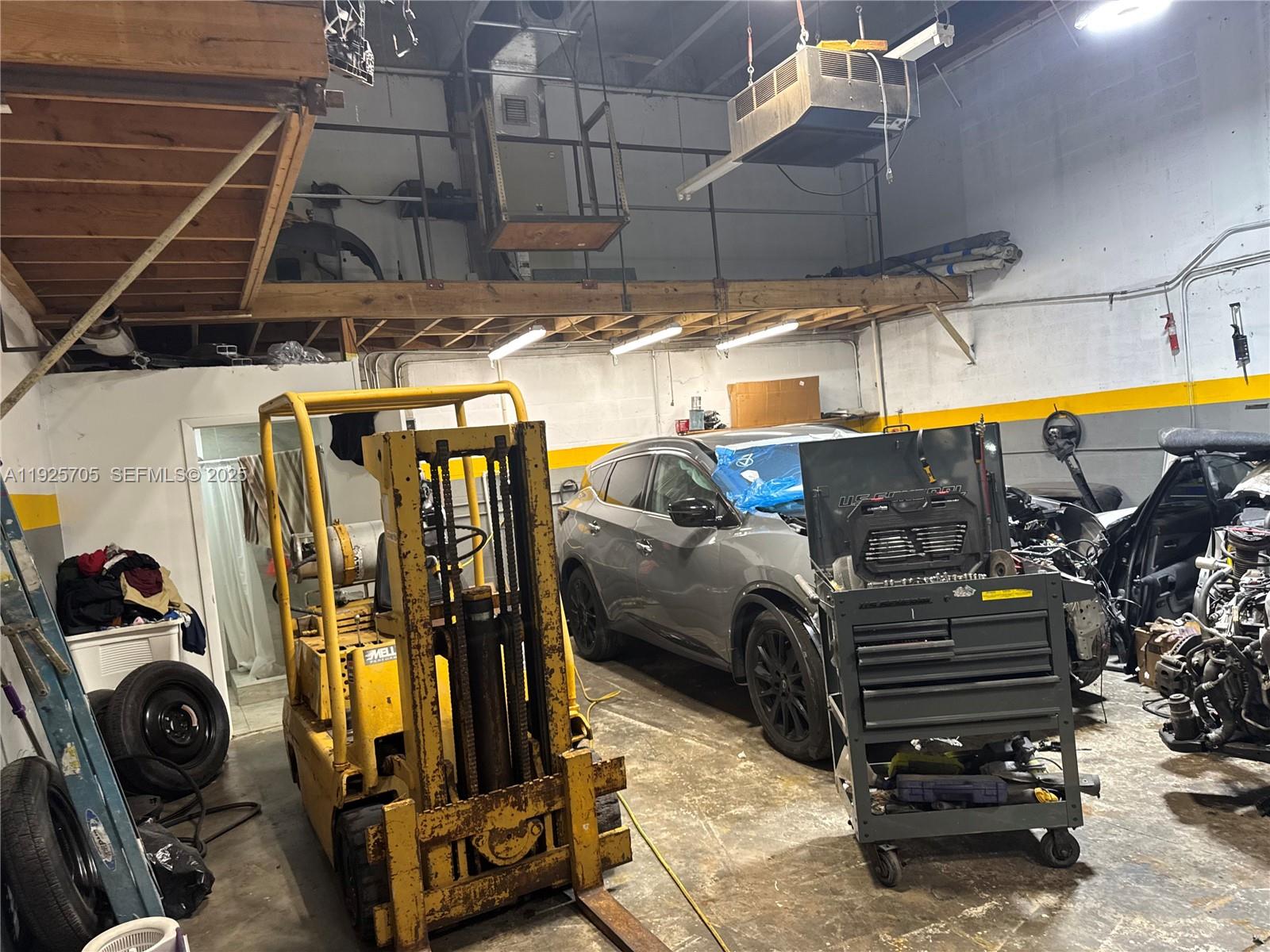 See details 1 / sq. ft. $ 2025-12-05 0 Photo