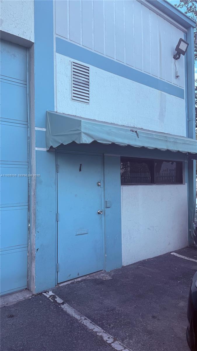 See details 1 / sq. ft. $ 2025-12-05 0 Photo