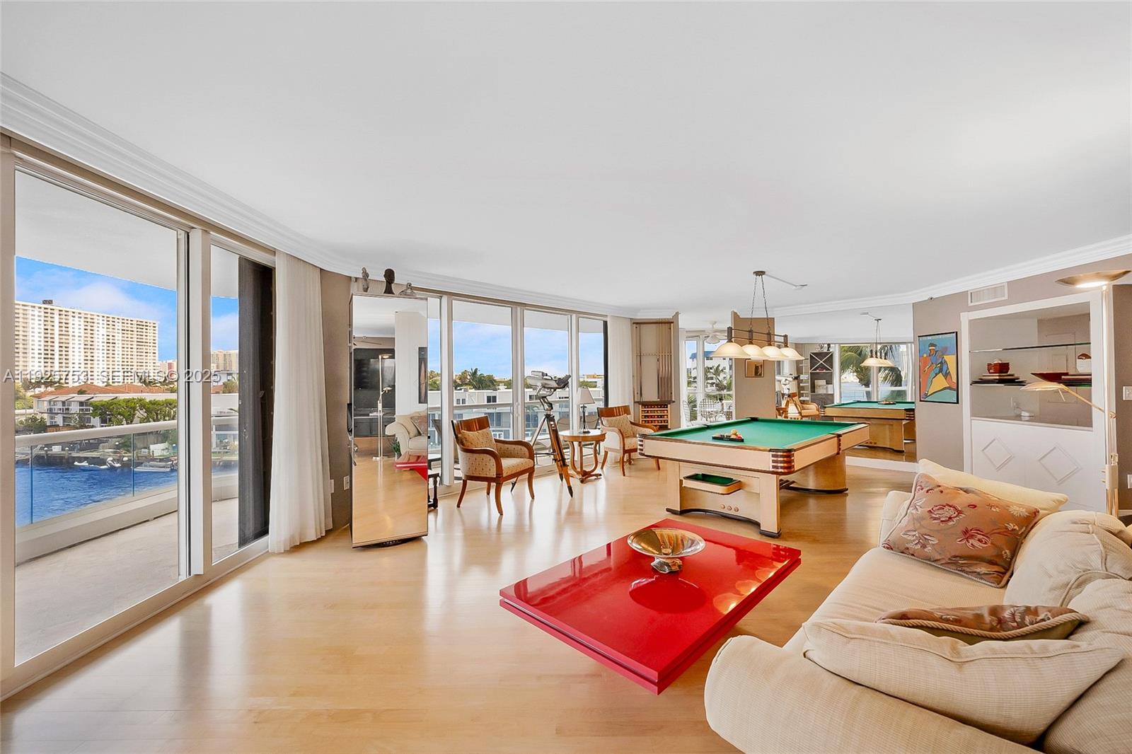 301 3 / 3 2450 sq. ft. $ 2025-12-05 0 foto