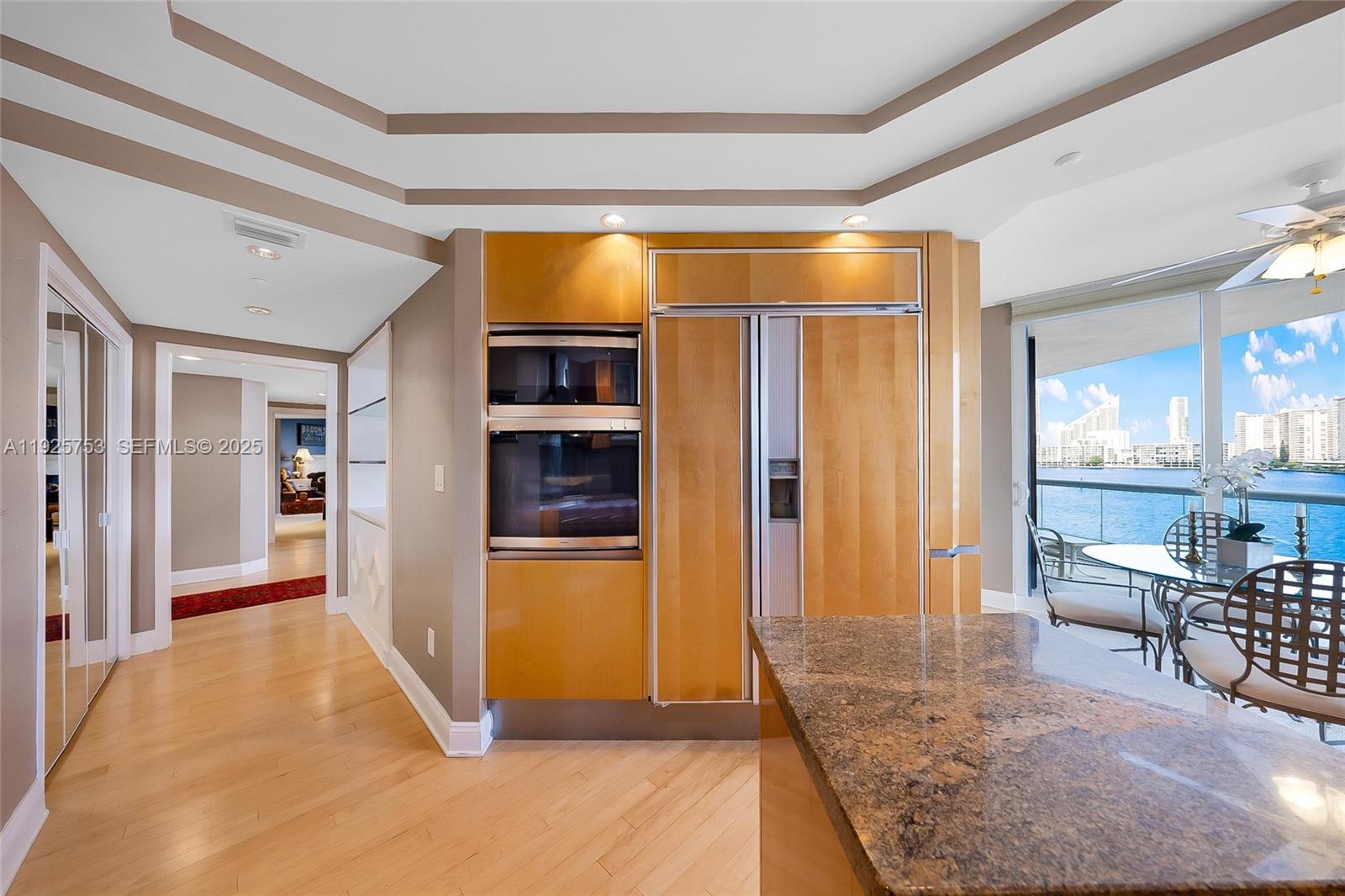 301 3 / 3 2450 sq. ft. $ 2025-12-05 0 foto