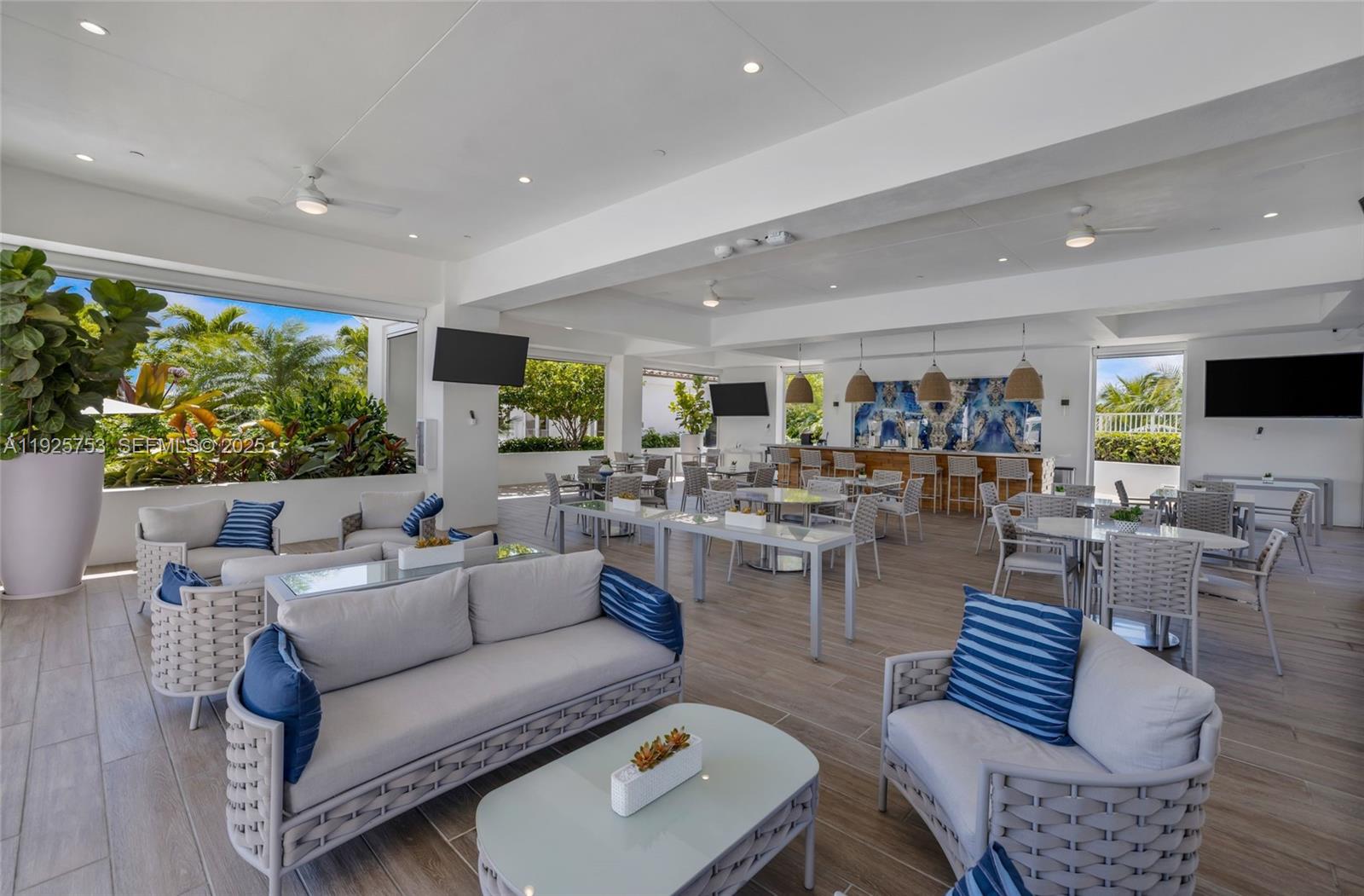 301 3 / 3 2450 sq. ft. $ 2025-12-05 0 foto