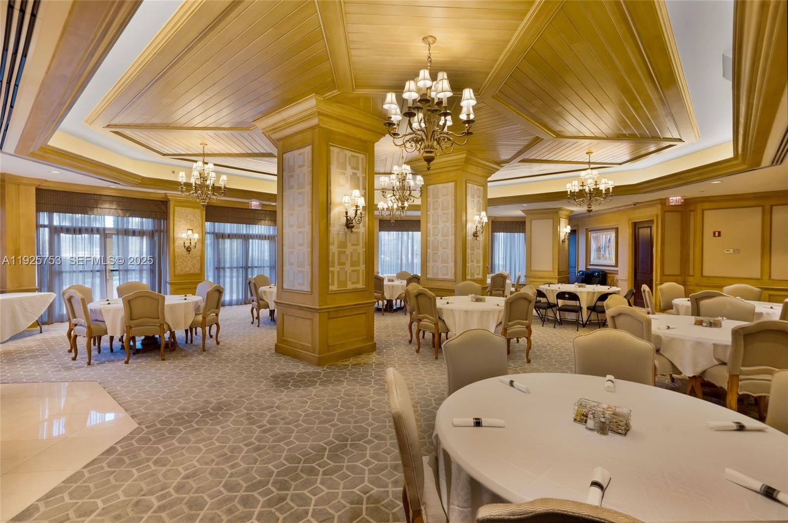 301 3 / 3 2450 sq. ft. $ 2025-12-05 0 foto