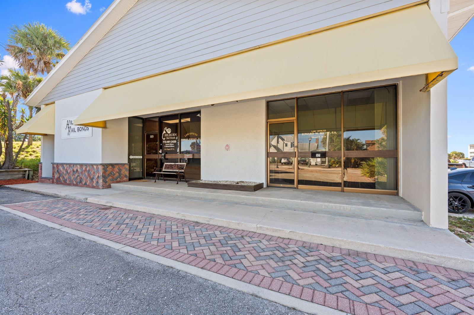  / 2  sq. ft. $ 2026-04-30 0 foto