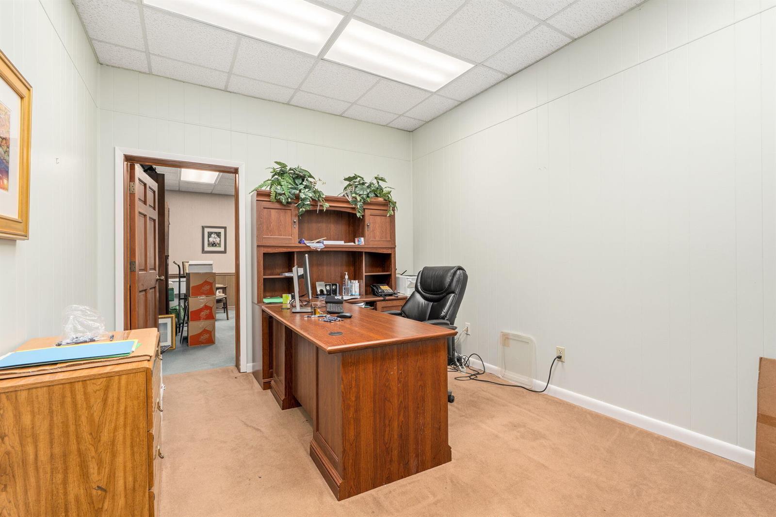   / 2  sq. ft. $ 2026-04-30 0 foto