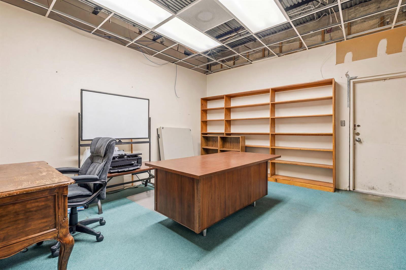   / 2  sq. ft. $ 2026-04-30 0 foto