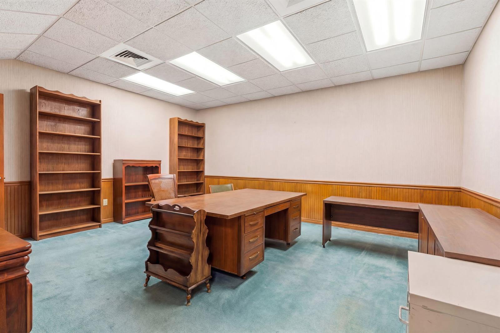   / 2  sq. ft. $ 2026-04-30 0 foto