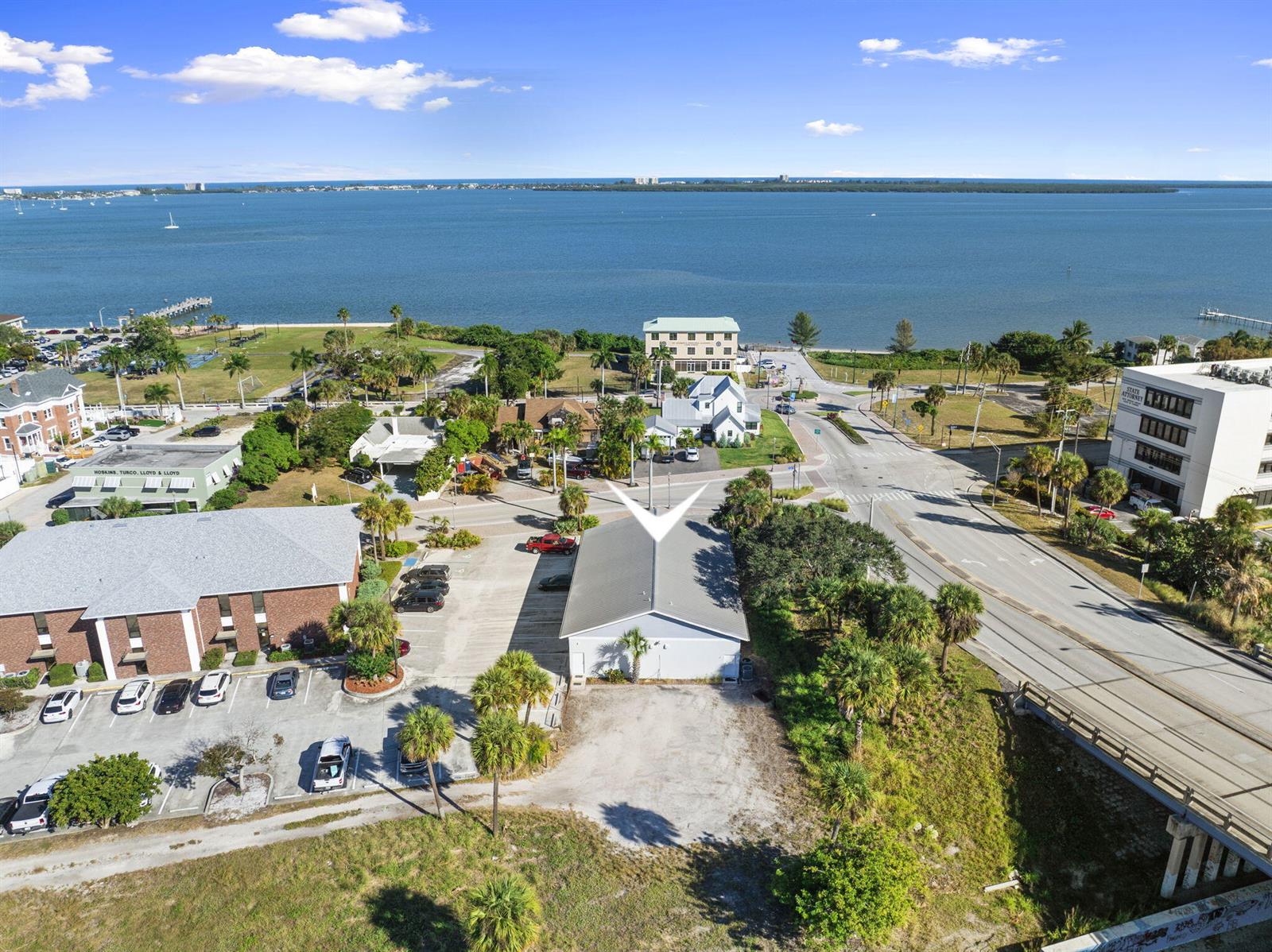   / 2  sq. ft. $ 2026-04-30 0 foto