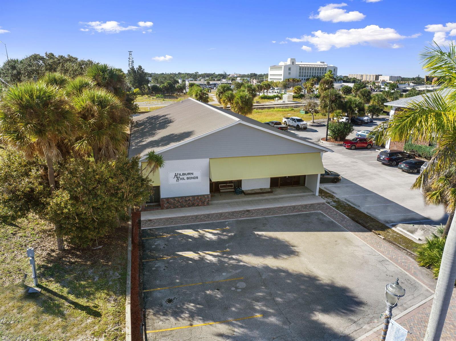   / 2  sq. ft. $ 2026-04-30 0 foto