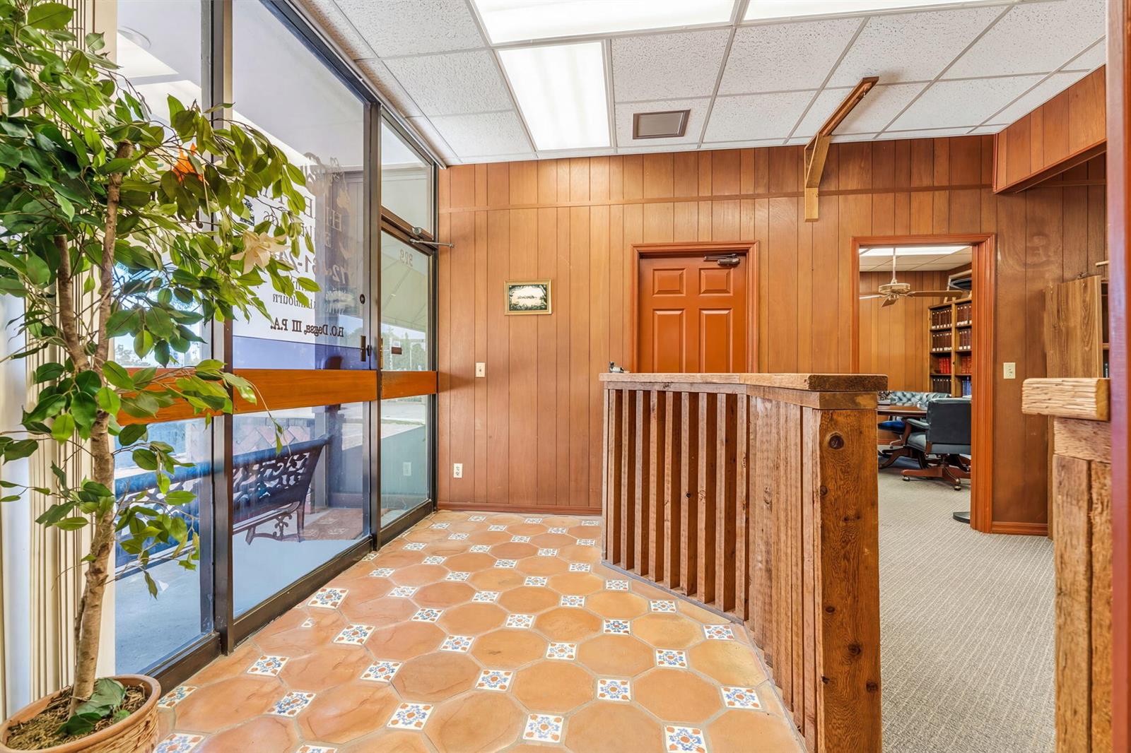   / 2  sq. ft. $ 2026-04-30 0 foto